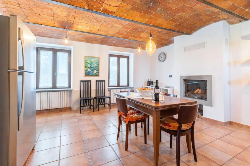 Vila Cascina Abbona - Cascina Storica A 15 Min. Da Alba Canove Exteriér fotografie